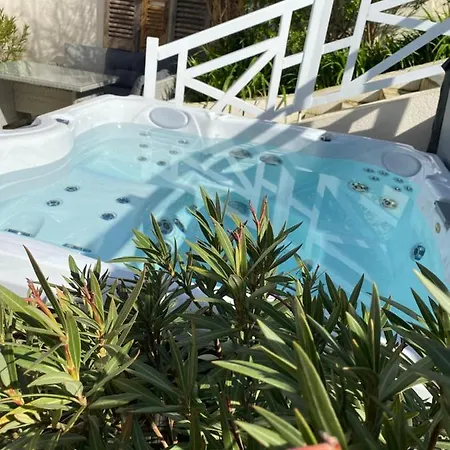 La Petite Duchesse - Jaccuzzi Ferienhaus
